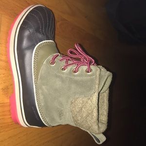 Sorel winter boats size 5 children!